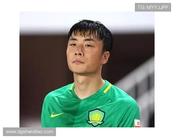 李磊独家分享：深度解析足球技巧与战术心得，助你提升球场表现