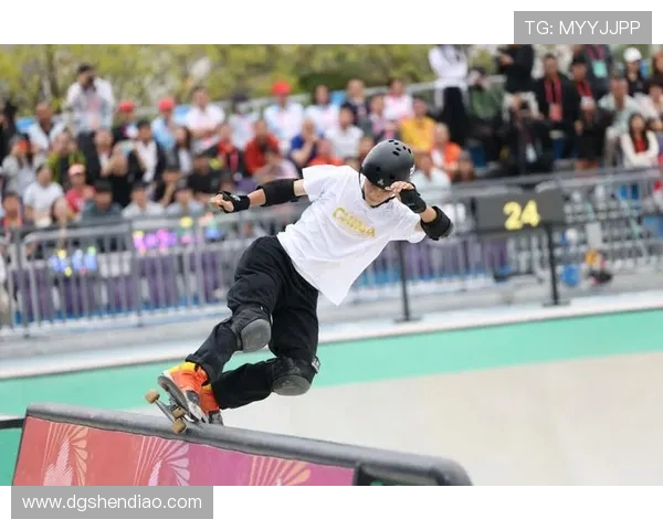 滑板精神：杭州滑板队的拼搏与成长之路全景纪实